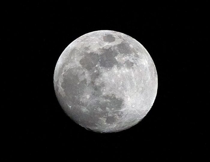 Moon, Sony alpha 6000, Pentagon 4/200, ISO1600, Blende 11, 1/2000s Verschlusszeit